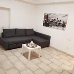 Pretty Space 100metri Da Stazione Apartment Milan